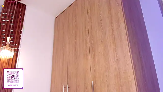 Gabbyy  online show from October 17, 2:19 pm