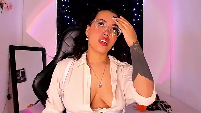 willow poisson online show from February 11, 5:29 pm