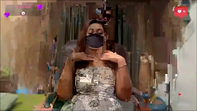 Snapshot of OH-Monica chatting on May 11, 10:29 pm OH-Monica online show from May 11, 10:29 pm