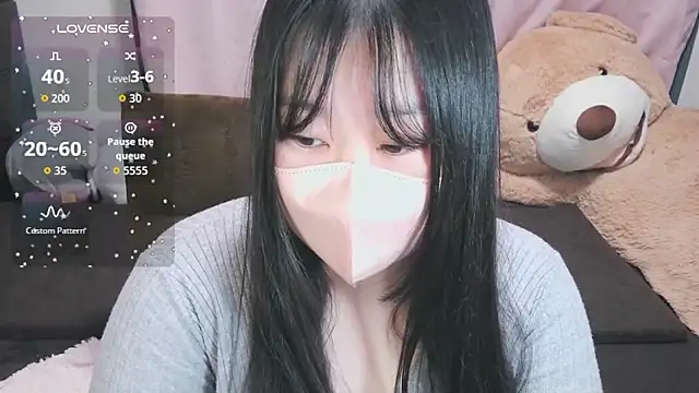 Snapshot of yuinyan3150 chatting on February 25, 12:48 pm yuinyan3150 online show from February 25, 12:48 pm