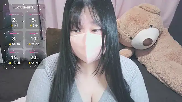 Snapshot of yuinyan3150 chatting on April 14, 2:12 pm yuinyan3150 online show from April 14, 2:12 pm