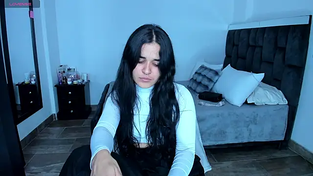 SweetMegan 1 online show from February 5, 10:12 pm