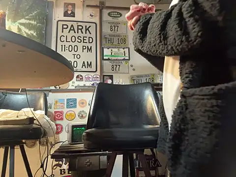 Snapshot of LilBit1975 chatting on October 21, 6:58 am LilBit1975 online show from October 21, 6:58 am