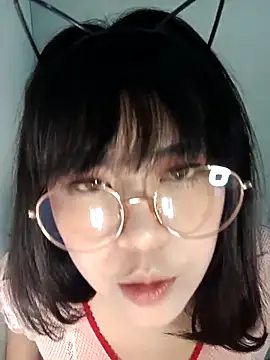 Snapshot of Chall_mee chatting on October 18, 5:35 pm Chall mee online show from October 18, 5:35 pm