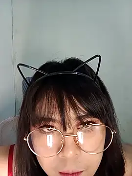 Snapshot of Chall_mee chatting on October 22, 4:29 pm Chall mee online show from October 22, 4:29 pm