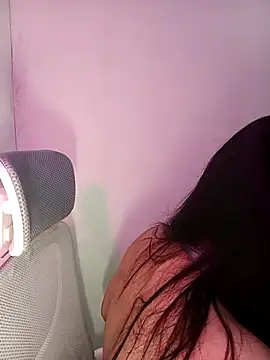 Snapshot of Chall_mee chatting on November 25, 4:29 pm Chall mee online show from November 25, 4:29 pm