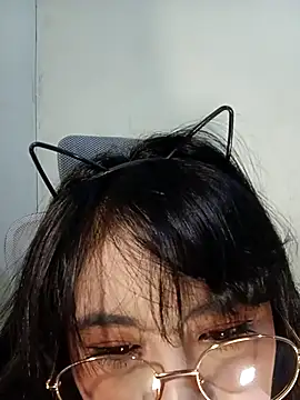 Snapshot of Chall_mee chatting on November 30, 7:29 pm Chall mee online show from November 30, 7:29 pm