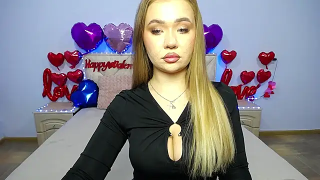 StacyYellig online show from February 11, 12:05 pm