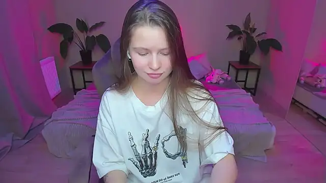 Snapshot of HelloRoxy chatting on December 20, 12:41 am HelloRoxy online show from December 20, 12:41 am