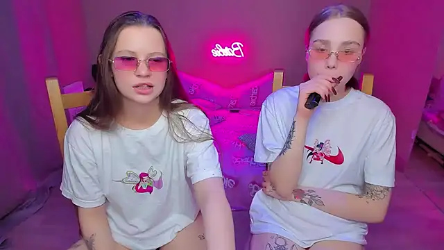 Snapshot of HelloRoxy chatting on January 13, 10:45 pm HelloRoxy online show from January 13, 10:45 pm