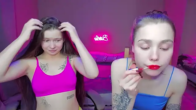 Snapshot of HelloRoxy chatting on January 21, 7:39 pm HelloRoxy online show from January 21, 7:39 pm