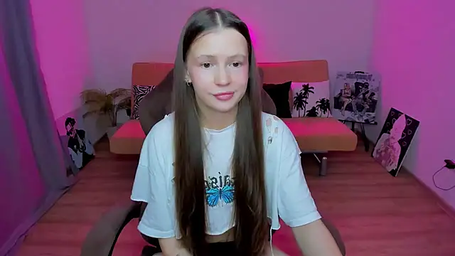 Snapshot of HelloRoxy chatting on October 5, 7:01 pm HelloRoxy online show from October 5, 7:01 pm