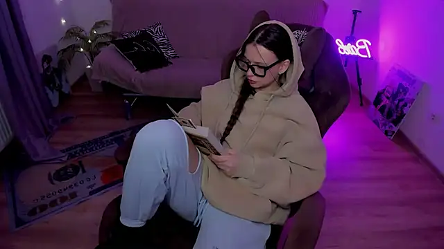 Snapshot of HelloRoxy chatting on March 14, 8:58 pm HelloRoxy online show from March 14, 8:58 pm