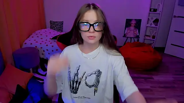 HelloRoxy online show from June 25, 6:56 pm