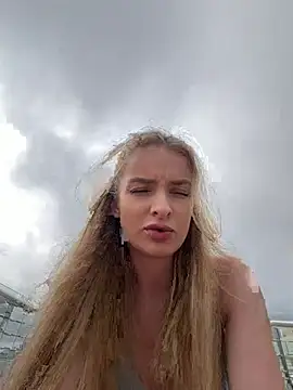 EvieEvans online show from June 6, 3:39 pm
