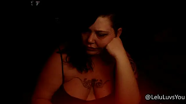 Snapshot of LeluLuvsYou chatting on February 16, 8:10 am LeluLuvsYou online show from February 16, 8:10 am