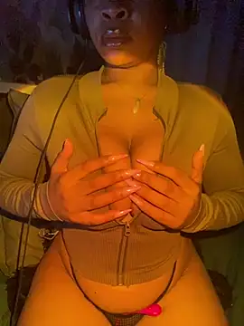 YellowHoneyDip online show from December 8, 3:21 am