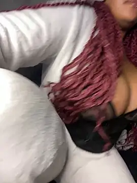 Snapshot of YellowHoneyDip chatting on March 5, 7:54 pm YellowHoneyDip online show from March 5, 7:54 pm