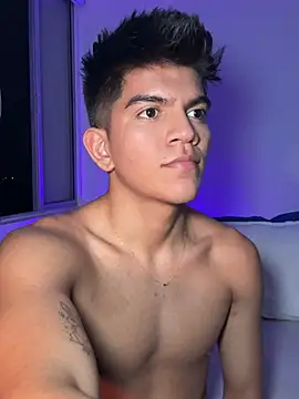 Snapshot of santiago_01 chatting on December 10, 4:13 am santiago 01 online show from December 10, 4:13 am