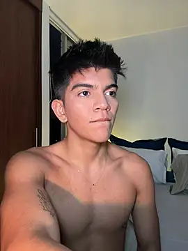 Snapshot of santiago_01 chatting on December 13, 11:06 pm santiago 01 online show from December 13, 11:06 pm