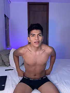 Snapshot of santiago_01 chatting on January 5, 3:53 am santiago 01 online show from January 5, 3:53 am