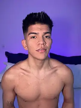 Snapshot of santiago_01 chatting on January 11, 11:02 pm santiago 01 online show from January 11, 11:02 pm