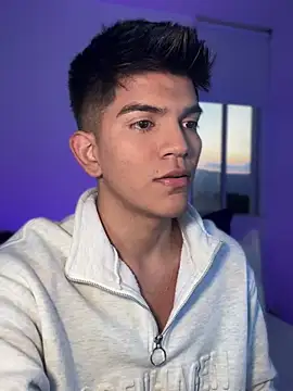 Snapshot of santiago_01 chatting on January 14, 11:05 pm santiago 01 online show from January 14, 11:05 pm