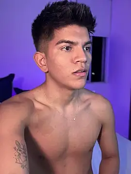 Snapshot of santiago_01 chatting on January 16, 4:17 am santiago 01 online show from January 16, 4:17 am