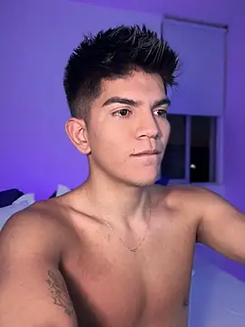 Snapshot of santiago_01 chatting on January 17, 11:29 pm santiago 01 online show from January 17, 11:29 pm