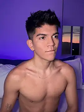 Snapshot of santiago_01 chatting on January 19, 11:21 pm santiago 01 online show from January 19, 11:21 pm