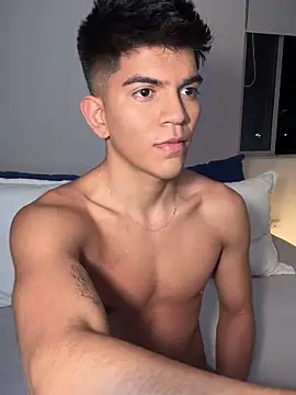 Snapshot of santiago_01 chatting on January 23, 2:12 am santiago 01 online show from January 23, 2:12 am