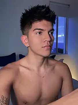 Snapshot of santiago_01 chatting on January 28, 10:56 pm santiago 01 online show from January 28, 10:56 pm