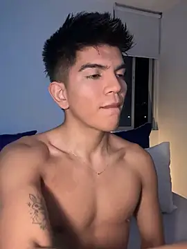 Snapshot of santiago_01 chatting on January 30, 12:50 am santiago 01 online show from January 30, 12:50 am