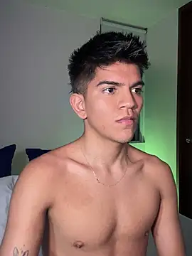 Snapshot of santiago_01 chatting on January 31, 12:39 am santiago 01 online show from January 31, 12:39 am