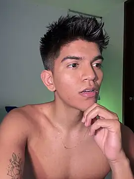 Snapshot of santiago_01 chatting on January 31, 4:25 am santiago 01 online show from January 31, 4:25 am