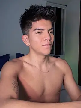 Snapshot of santiago_01 chatting on February 2, 12:51 am santiago 01 online show from February 2, 12:51 am