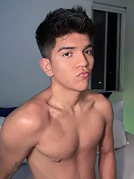 Snapshot of santiago_01 chatting on February 2, 4:26 am santiago 01 online show from February 2, 4:26 am