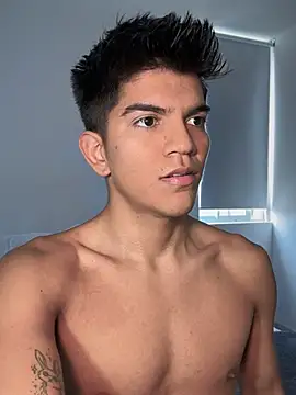 Snapshot of santiago_01 chatting on February 9, 1:14 pm santiago 01 online show from February 9, 1:14 pm