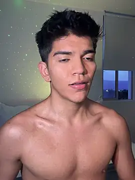 Snapshot of santiago_01 chatting on February 9, 11:04 pm santiago 01 online show from February 9, 11:04 pm