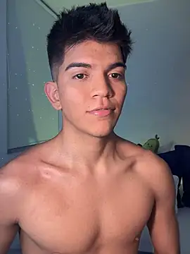 Snapshot of santiago_01 chatting on February 13, 1:19 am santiago 01 online show from February 13, 1:19 am