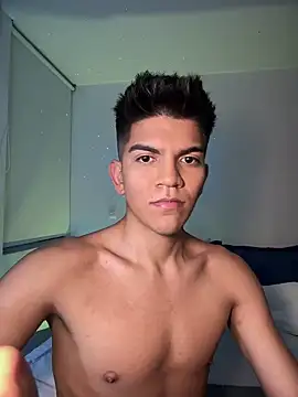 Snapshot of santiago_01 chatting on February 13, 4:54 am santiago 01 online show from February 13, 4:54 am