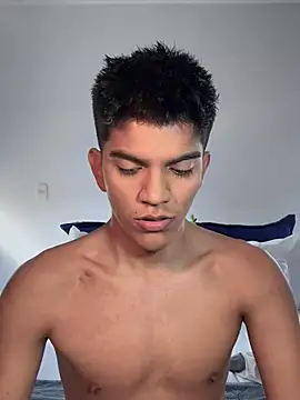 Snapshot of santiago_01 chatting on February 17, 2:04 pm santiago 01 online show from February 17, 2:04 pm