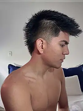 Snapshot of santiago_01 chatting on February 18, 2:16 pm santiago 01 online show from February 18, 2:16 pm