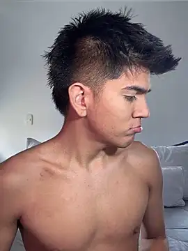 Snapshot of santiago_01 chatting on February 23, 2:14 pm santiago 01 online show from February 23, 2:14 pm