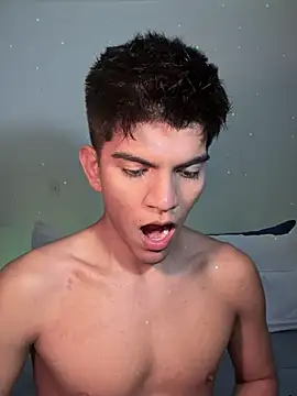 Snapshot of santiago_01 chatting on February 23, 11:14 pm santiago 01 online show from February 23, 11:14 pm