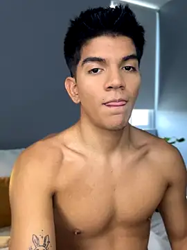 Snapshot of santiago_01 chatting on September 10, 8:09 pm santiago 01 online show from September 10, 8:09 pm