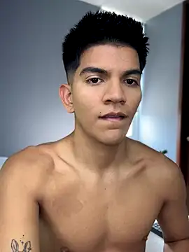 Snapshot of santiago_01 chatting on September 12, 7:47 pm santiago 01 online show from September 12, 7:47 pm