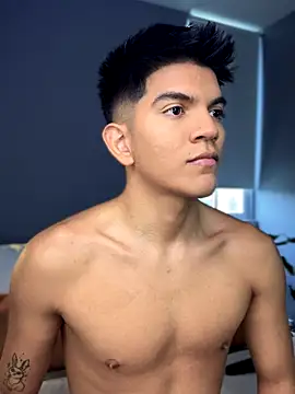 Snapshot of santiago_01 chatting on September 14, 8:08 pm santiago 01 online show from September 14, 8:08 pm