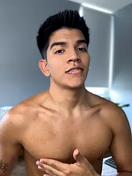 Snapshot of santiago_01 chatting on September 19, 7:36 pm santiago 01 online show from September 19, 7:36 pm