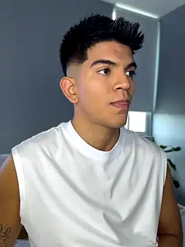 Snapshot of santiago_01 chatting on September 20, 7:37 pm santiago 01 online show from September 20, 7:37 pm